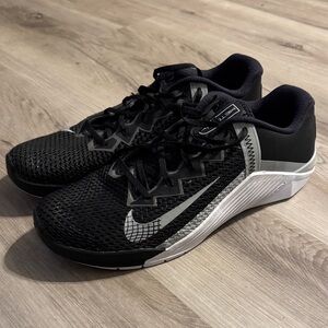 Nike Black, Gray, & White Men's Athletic Shoes